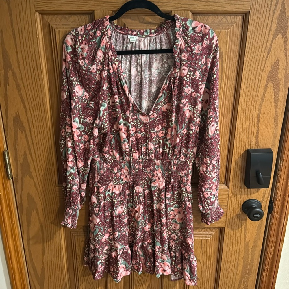 Aerie long sleeved smocked waist floral dress